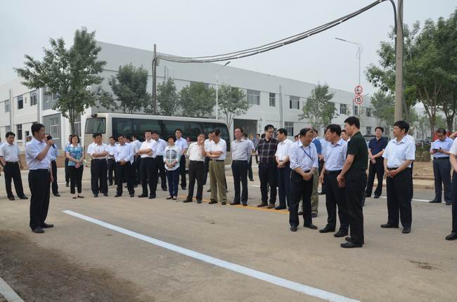 市、區(qū)觀摩團到華紡科技產業(yè)園實地考察