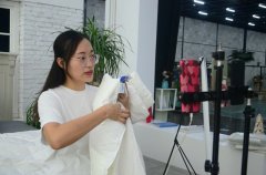 服務(wù)“夜”態(tài)，創(chuàng)造商機(jī)！英儂魏經(jīng)理如是說